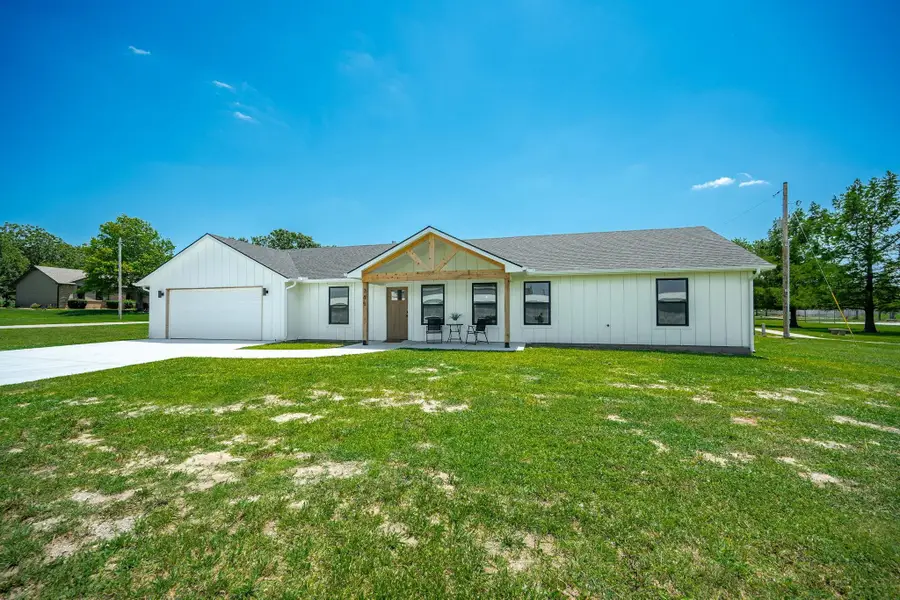 765 N Kansas Ct, Benton, KS 67017 - #3