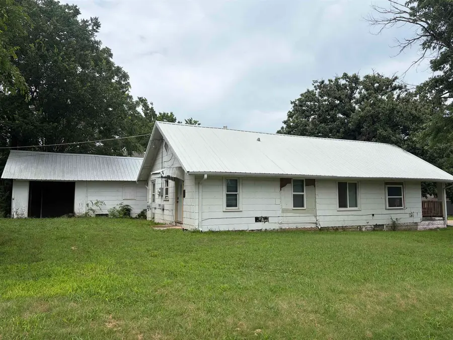 521 S Topeka, El Dorado, KS 67042 - #3