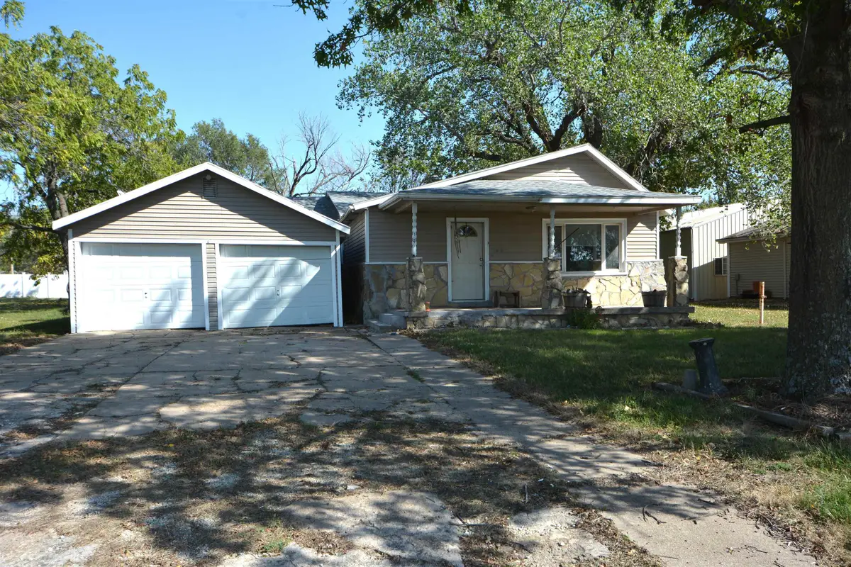 216 N Blankenship Rd, Udall, KS 67146 - #1