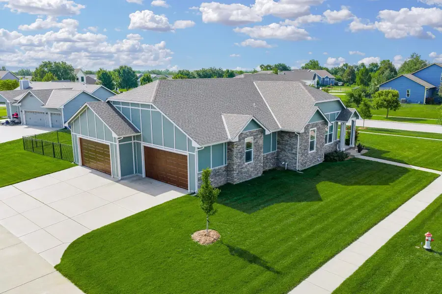 5104 N Colonial Ave, Bel Aire, KS 67226 - #2