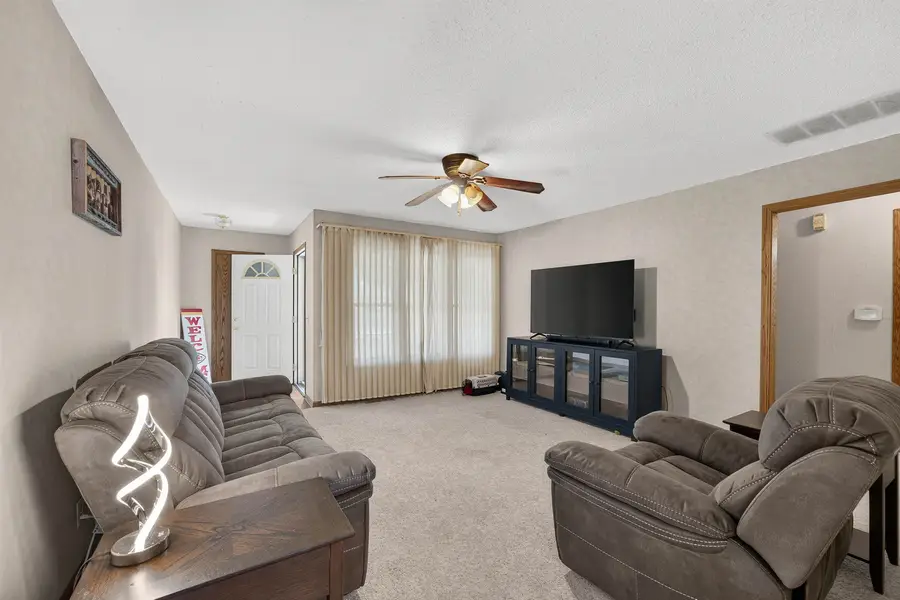 209 W Hunter, Haysville, KS 67060 - #3