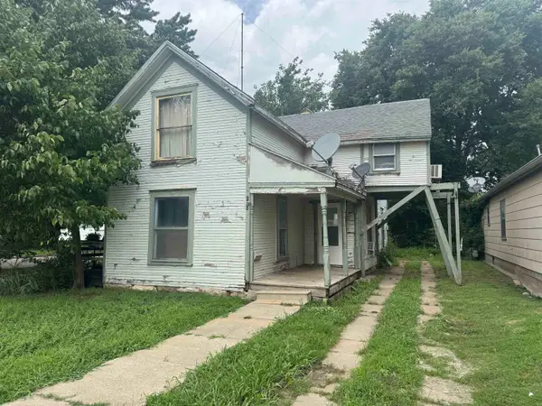 120 W 7th, Winfield, KS 67156