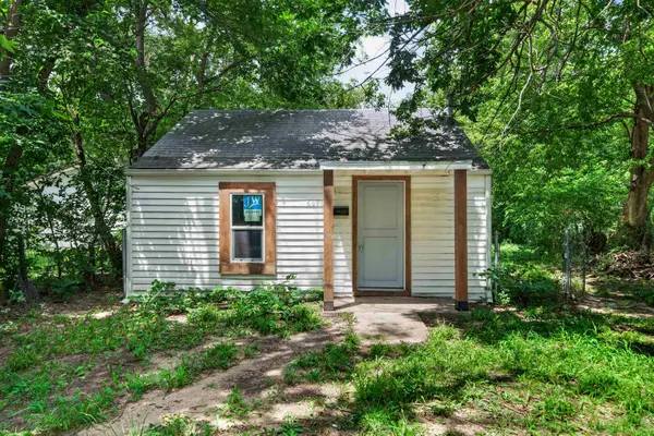 407 N Gordon, Wichita, KS 67203