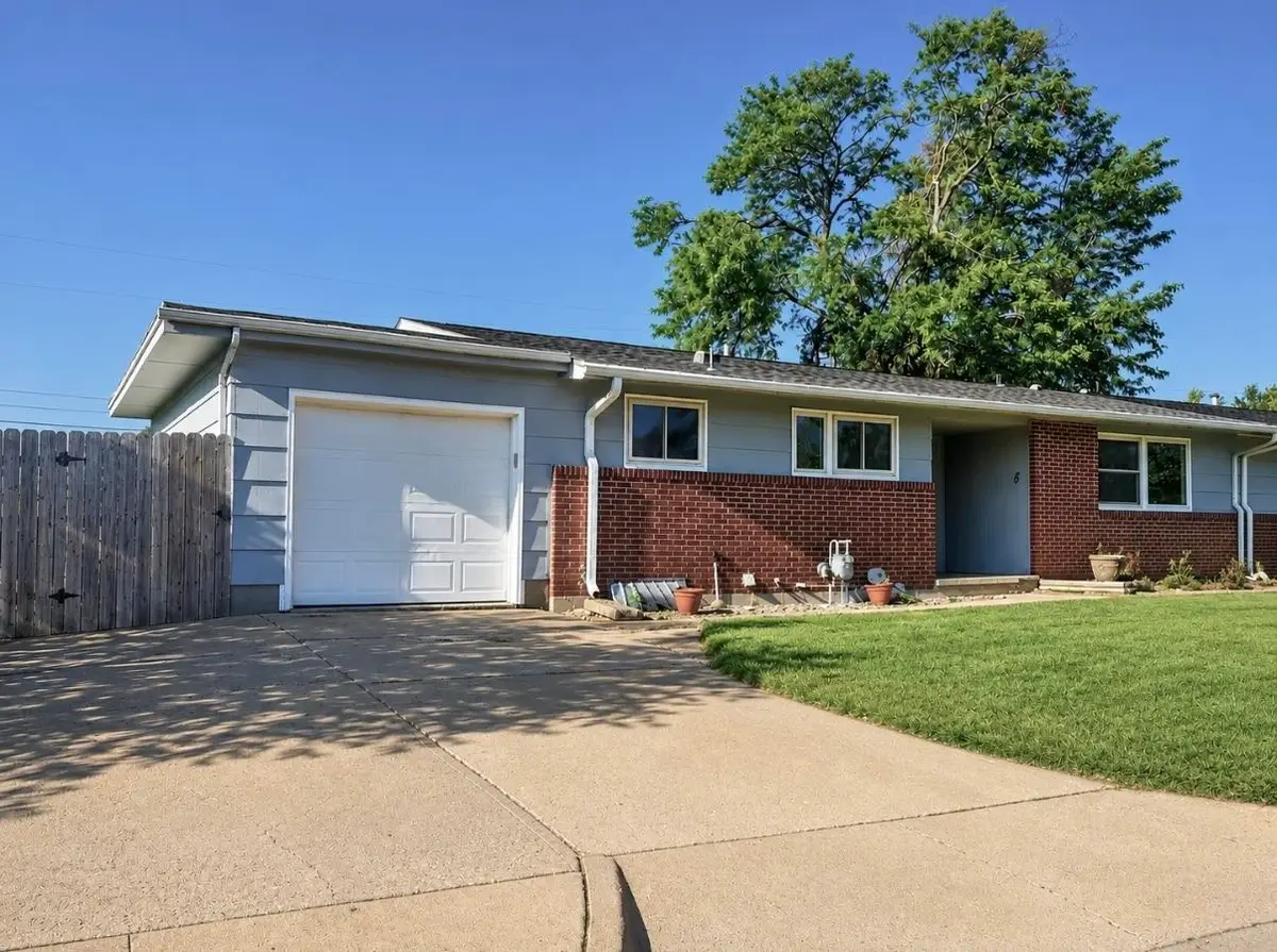 838 Carriage Cr, Salina, KS 67401 - #1
