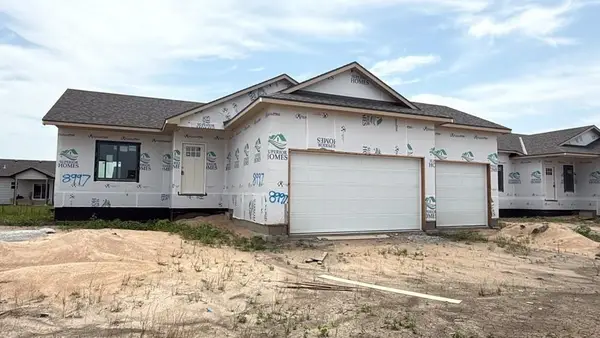 8997 E Joshua St, Bel Aire, KS 67226