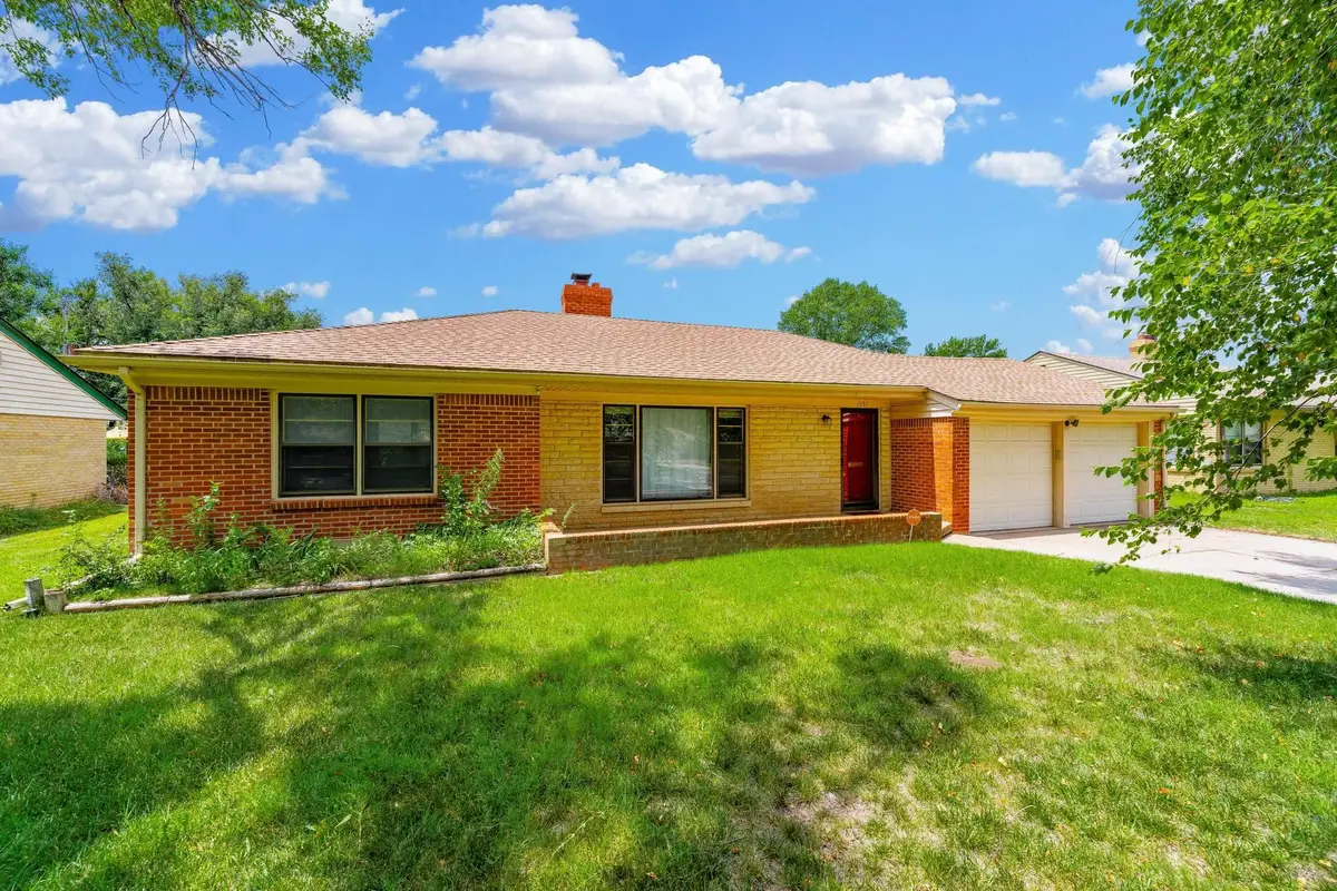 1631 N Clarence Ave, Wichita, KS 67203 - #1