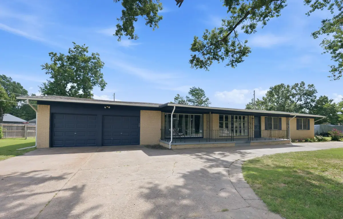 3110 N Sedgwick Ave, Wichita, KS 67204 - #1