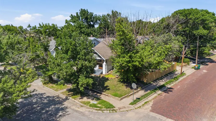 402 N Clifton Ave, Wichita, KS 67208 - #3