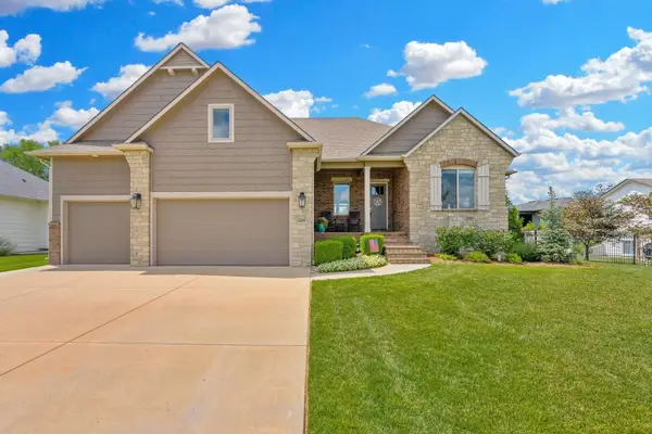 1619 N Lakeside Dr, Andover, KS 67002