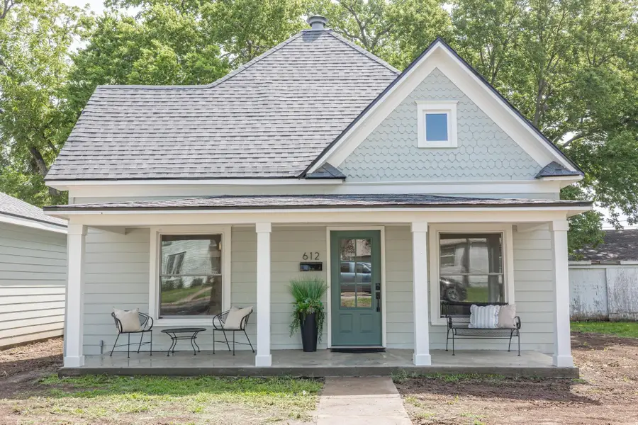 612 Delia Avenue, Minneapolis, KS 67467 - #2