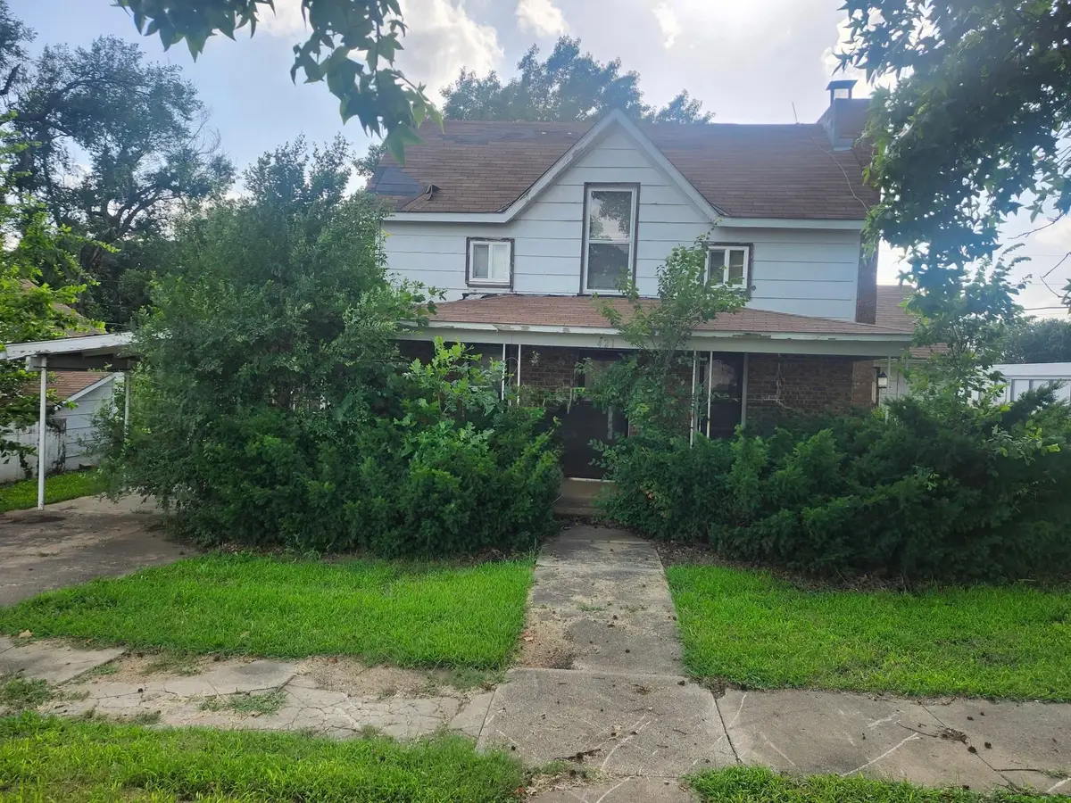 421 N Chestnut, Burden, KS 67019 - #1