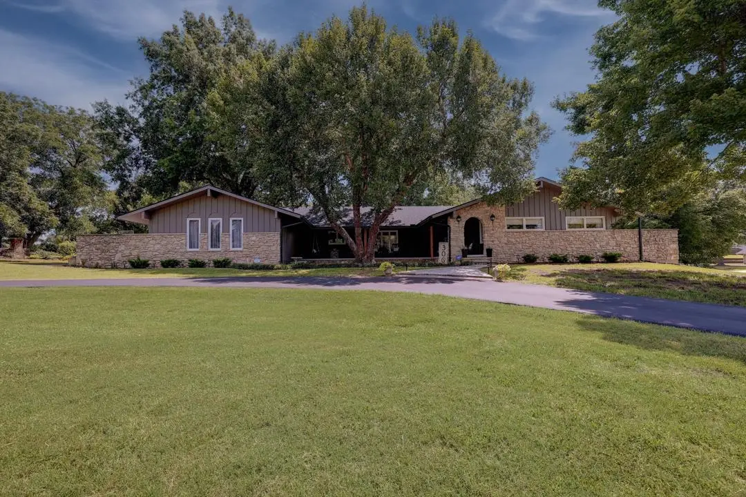 306 S Centennial, Arkansas City, KS 67005 - #1