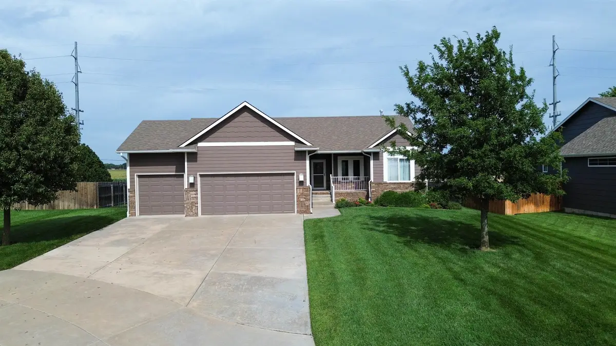 604 Goldspike Ct, Newton, KS 67114 - #1
