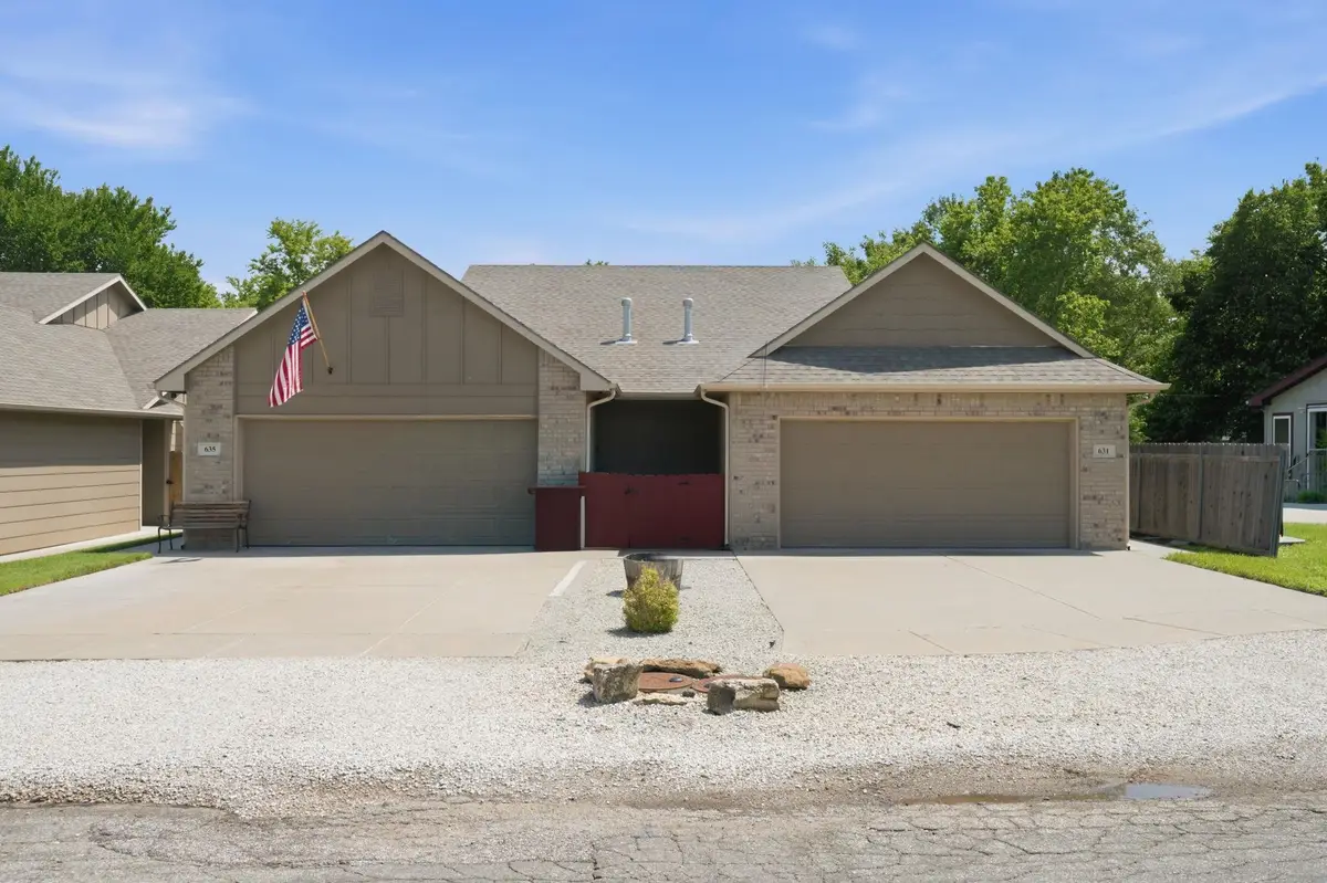 631 N Mulvane St, Mulvane, KS 67110 - #1