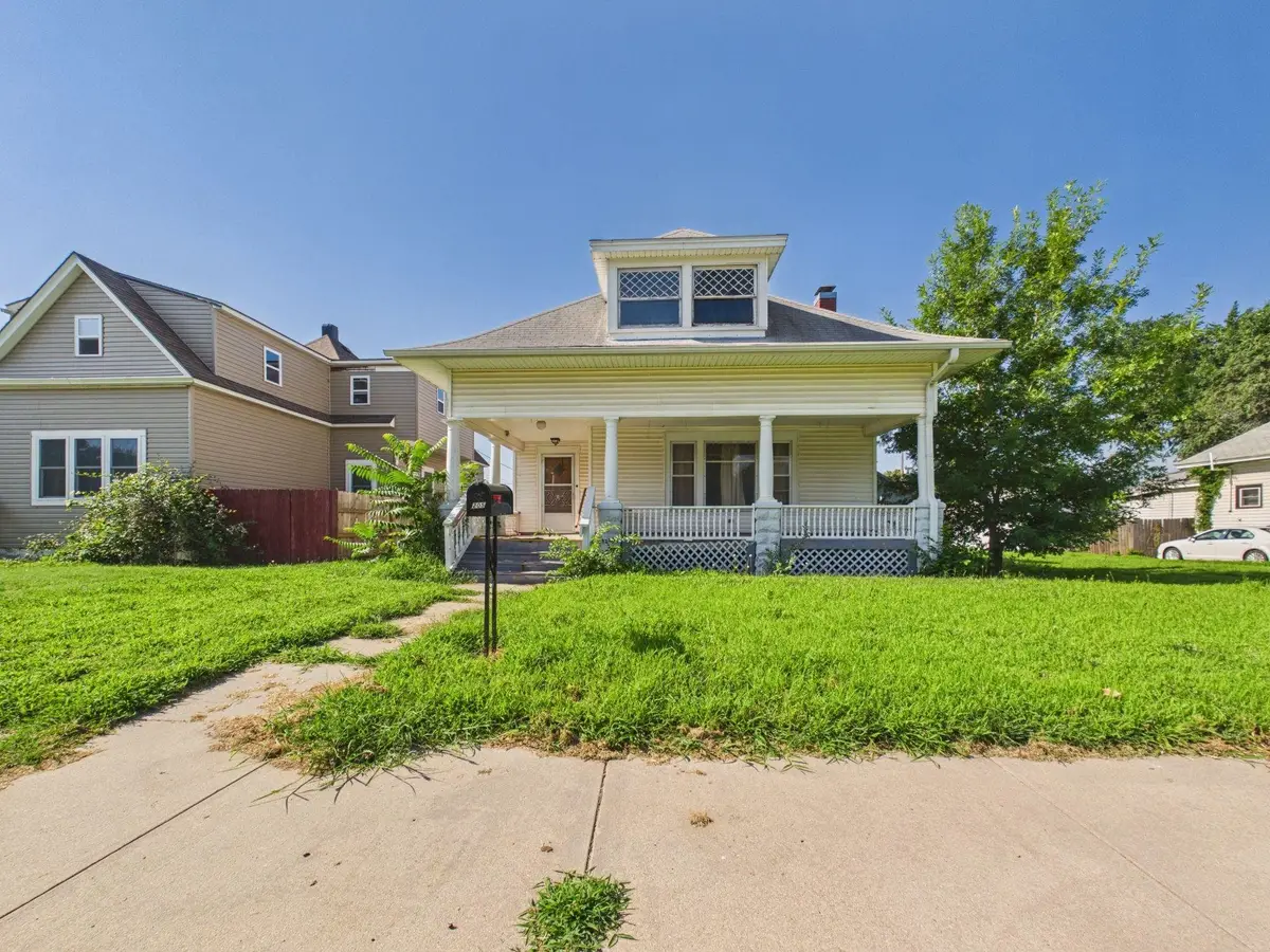 205 W 10th Ave, Hutchinson, KS 67501 - #1