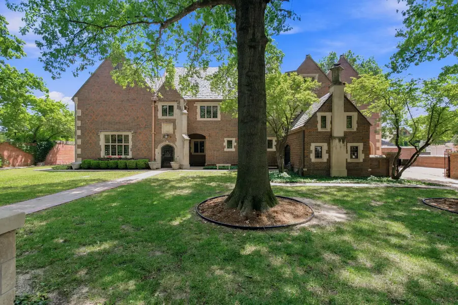 320 N Belmont Ave, Wichita, KS 67208 - #2