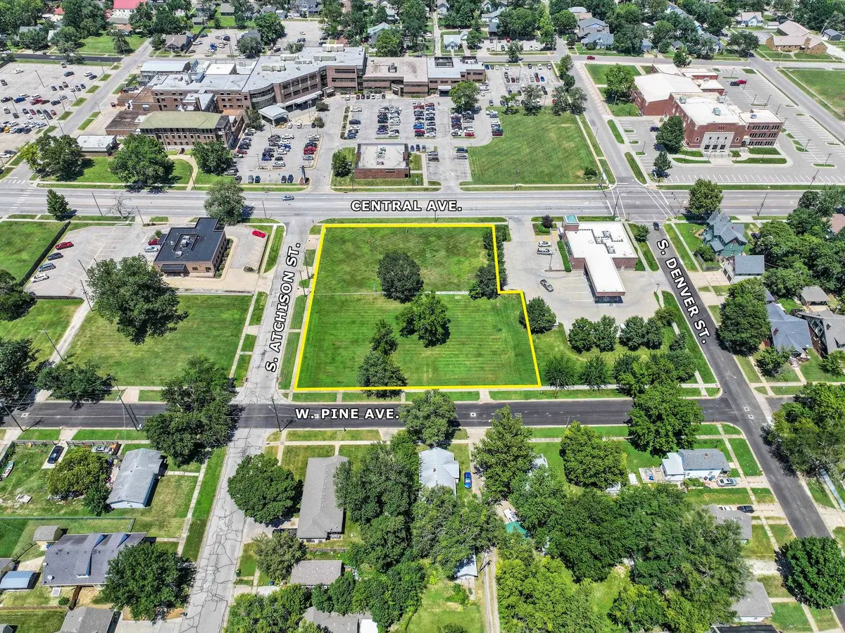 635 W Central Ave, El Dorado, KS 67042 - #1