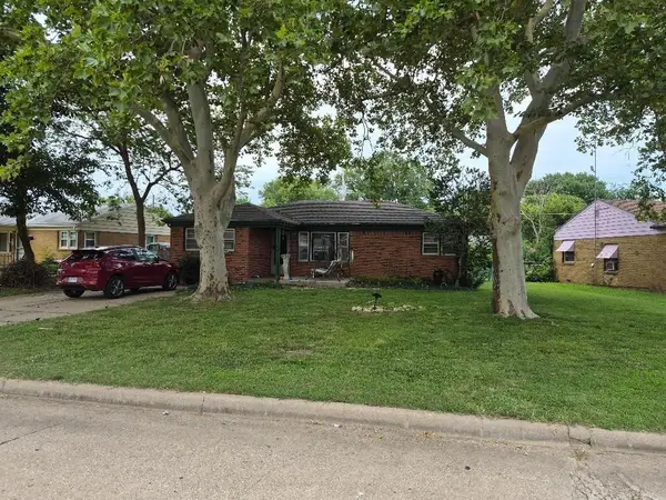 2858 S Laura, Wichita, KS 67216