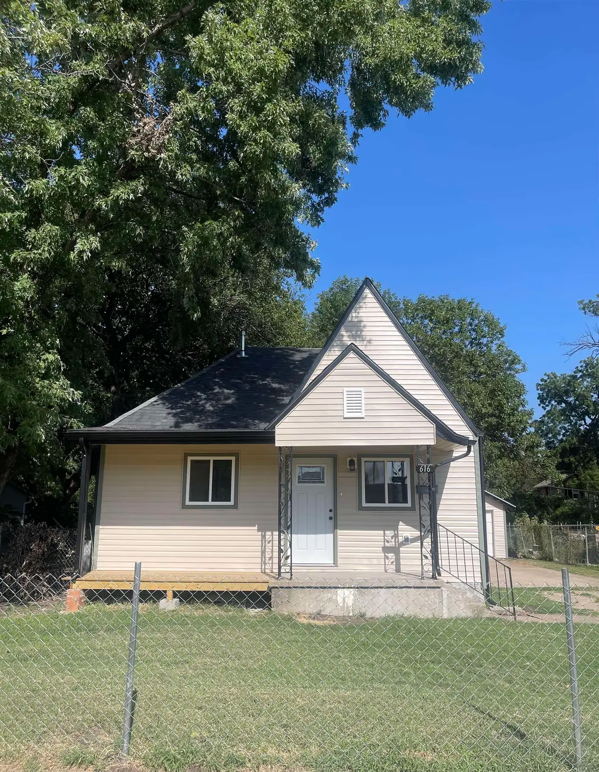 616 N Madison Ave, Wichita, KS 67214 - #1