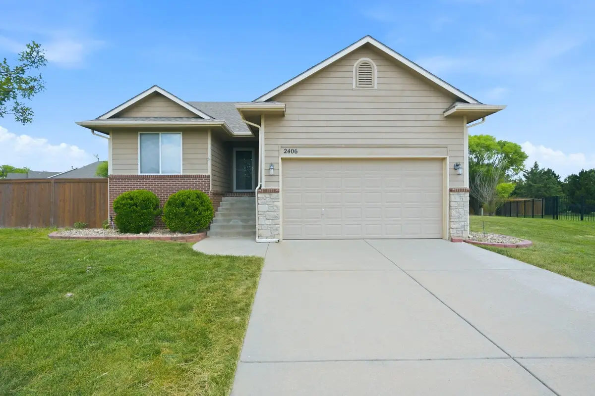 2406 N Woodridge Cr, Wichita, KS 67226 - #1