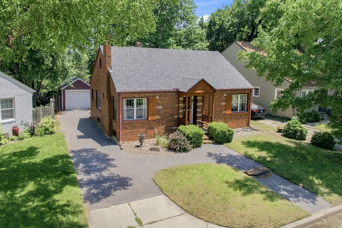 1456 N Woodrow Ct, Wichita, KS 67203 - #1