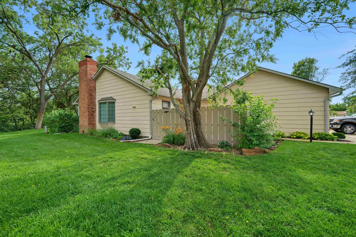 1360 Parkwood Dr, Salina, KS 67401 - #1