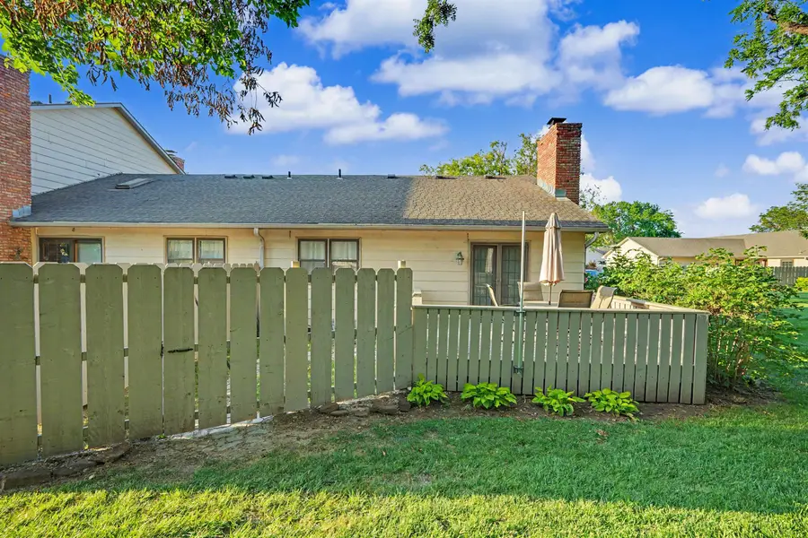 1360 Parkwood Dr, Salina, KS 67401 - #2