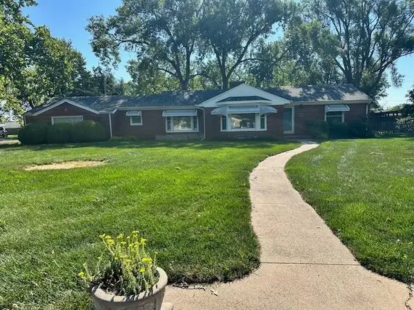 1200 Parkwood Lane, Newton, KS 67114