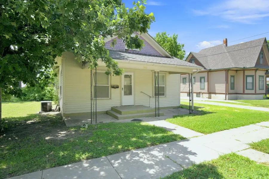 305 N Pine, Newton, KS 67114 - #3