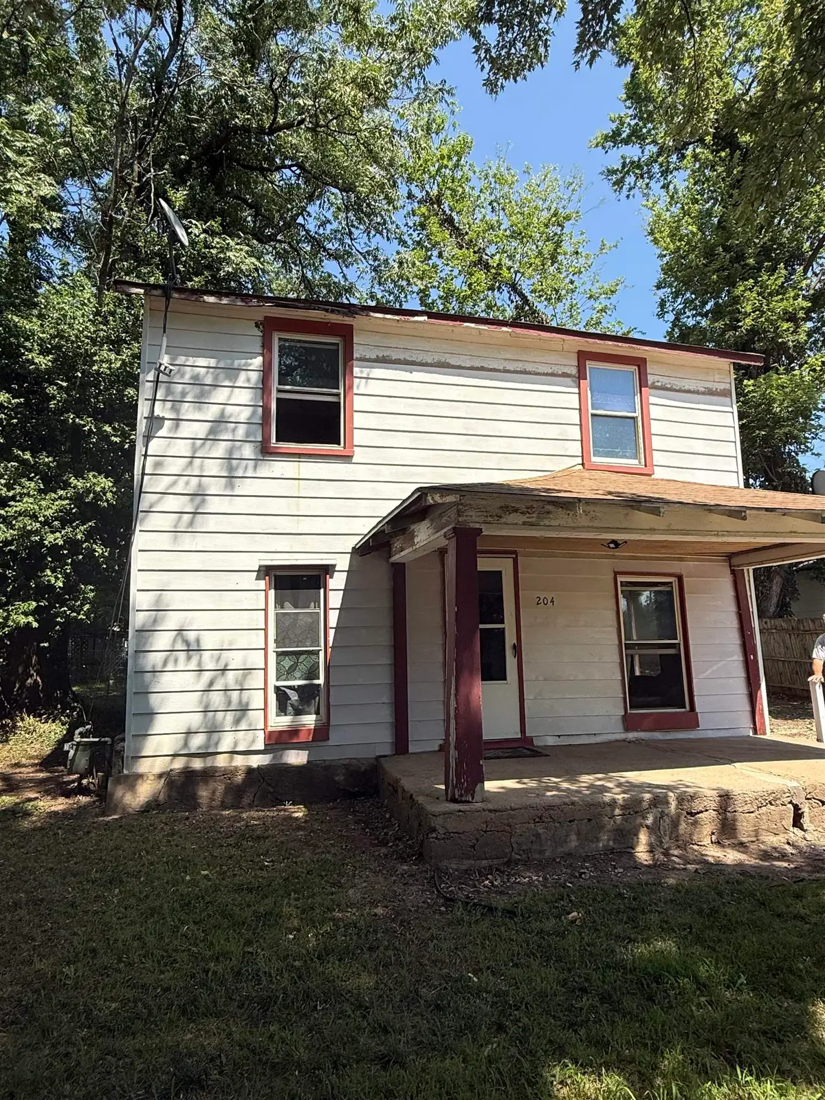 204 N Iowa St, Winfield, KS 67156 - #1