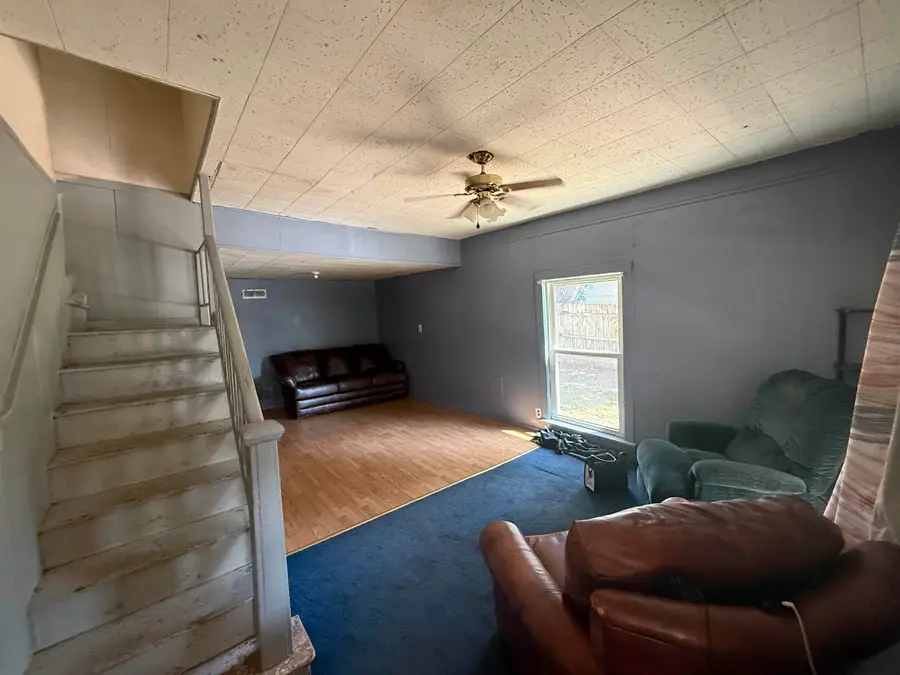 204 N Iowa St, Winfield, KS 67156 - #3