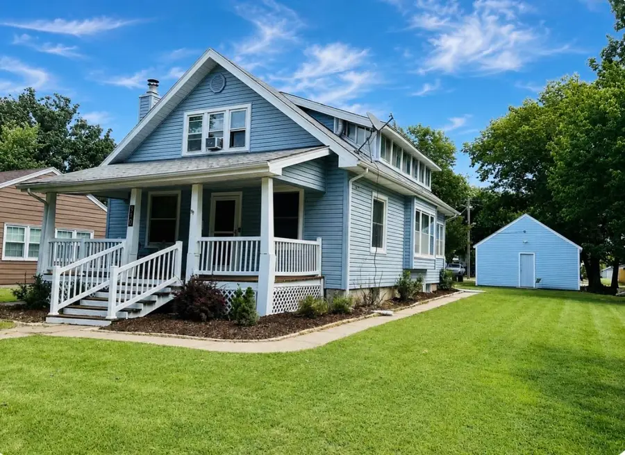 310 N Lincoln St, Marion, KS 66861 - #2