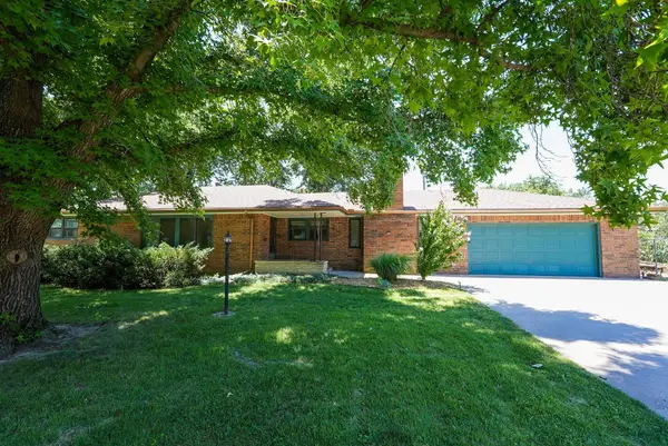 1025 S High St, El Dorado, KS 67042
