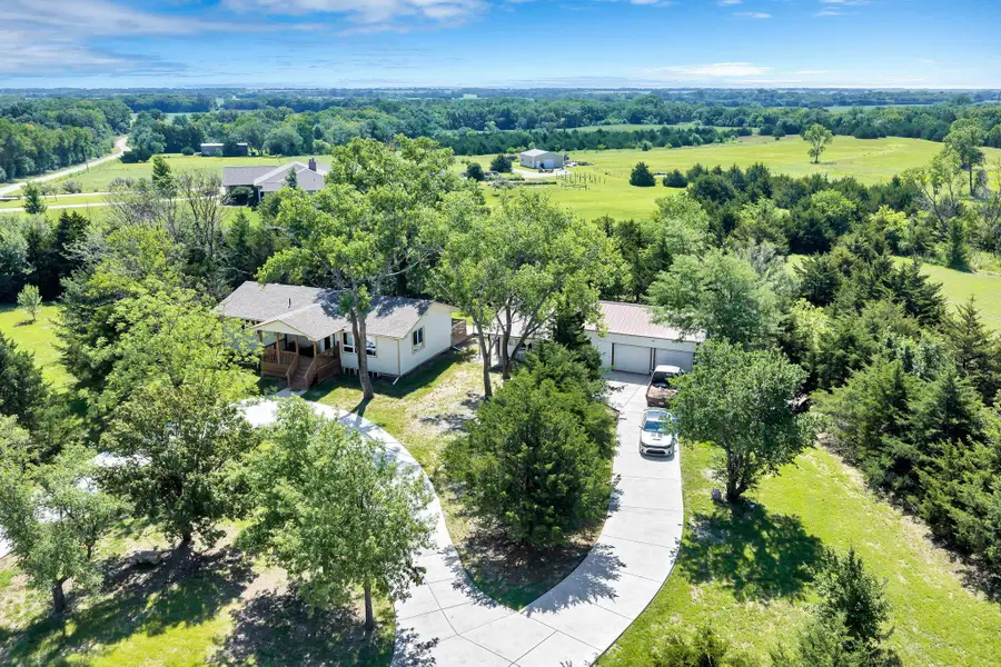 4936 NW County Line Rd, Benton, KS 67017 - #3