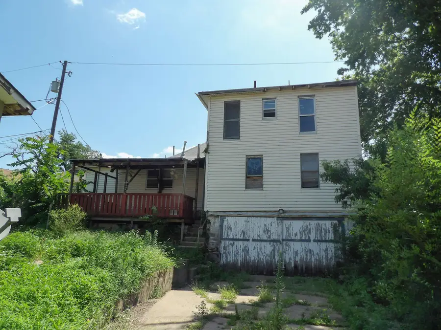 711 S Summit, Arkansas City, KS 67005-6354 - #3