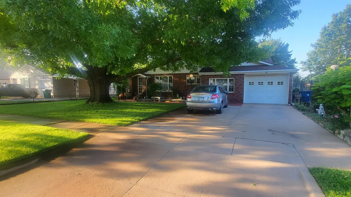 905 W 30th Street S, Wichita, KS 67217 - #1