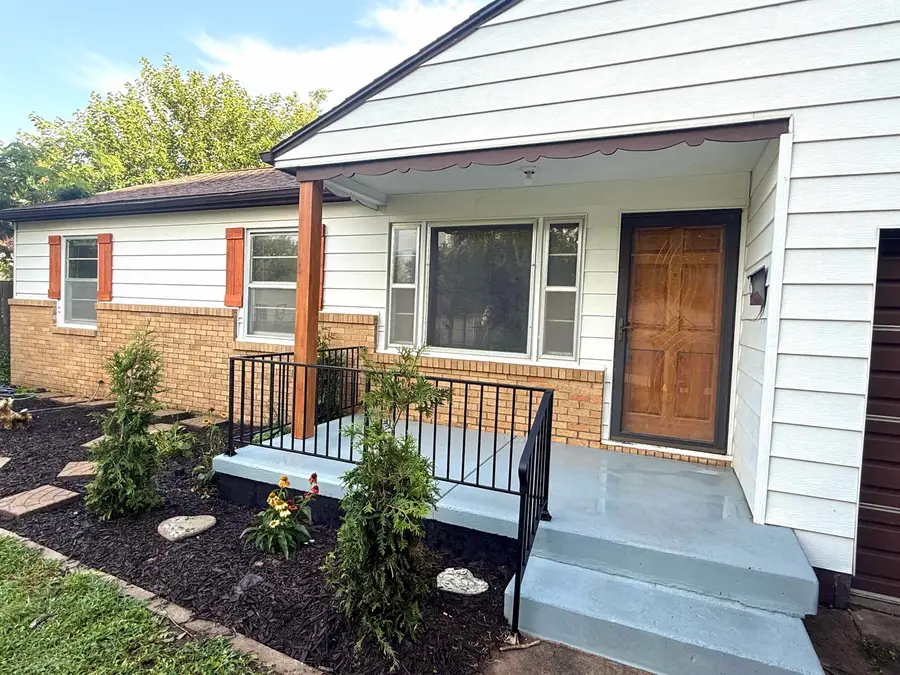 515 W 4th St, Haysville, KS 67060 - #2