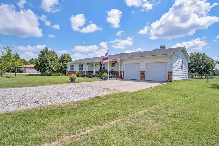 8712 N Ridge Rd, Valley Center, KS 67147 - #3