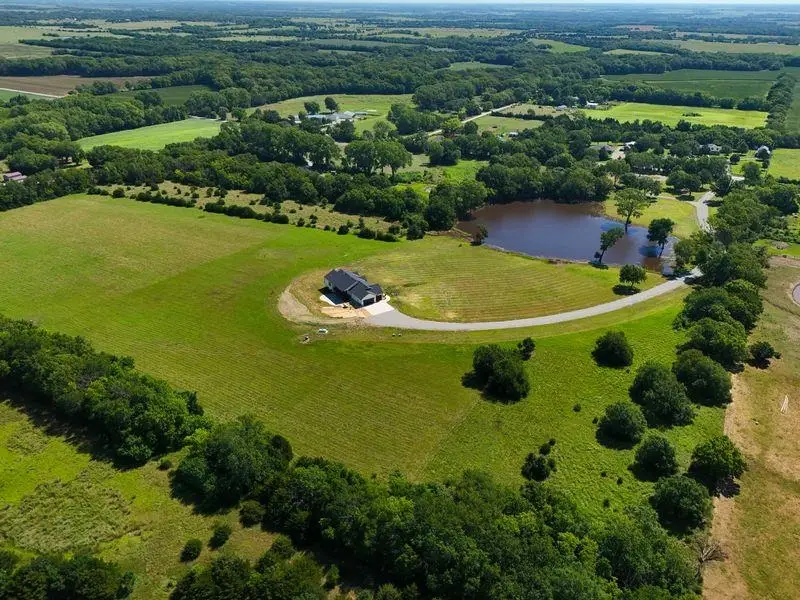 20465 SW Tawakoni Rd, Douglass, KS 67039 - #2