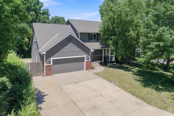224 E Forest Park Ct, Derby, KS 67037
