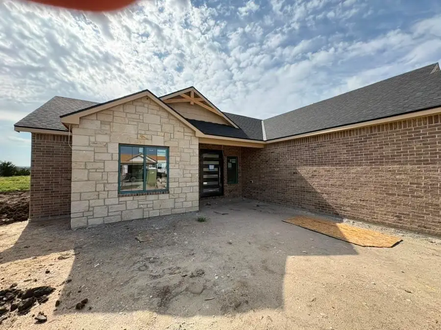 5911 Plumthicket St, Bel Aire, KS 67226 - #2