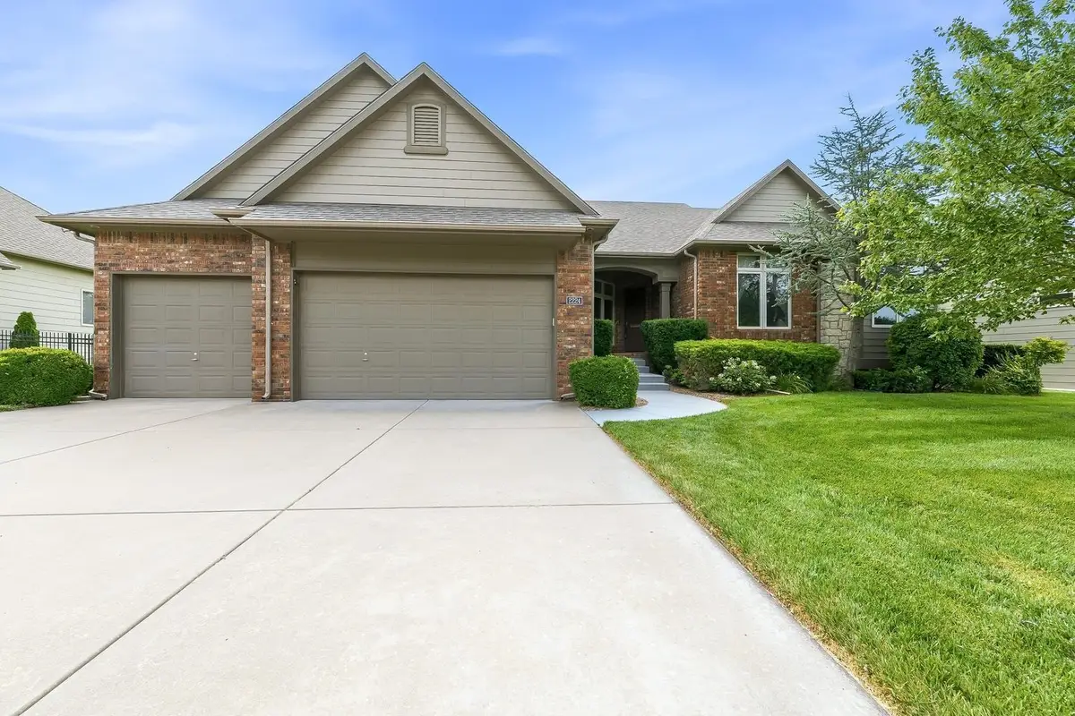 2224 N Rough Creek Rd, Derby, KS 67037 - #1