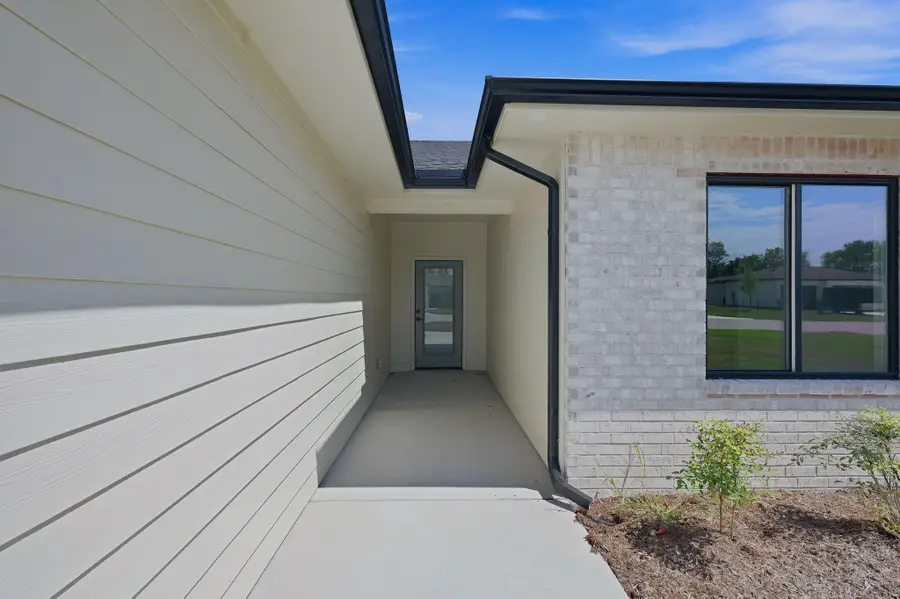 602 Elmwood St, Park City, KS 67147-1124 - #3