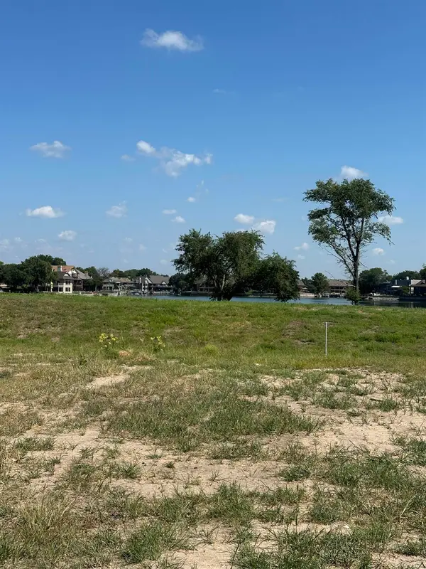 3026 Driftwood, Wichita, KS 67204