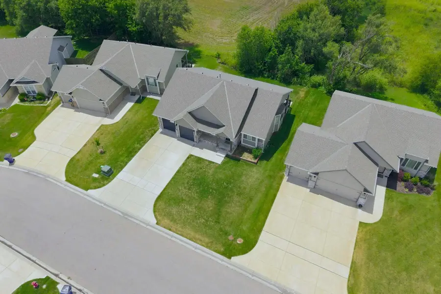 3031 N Susan Ln, Mulvane, KS 67110 - #2