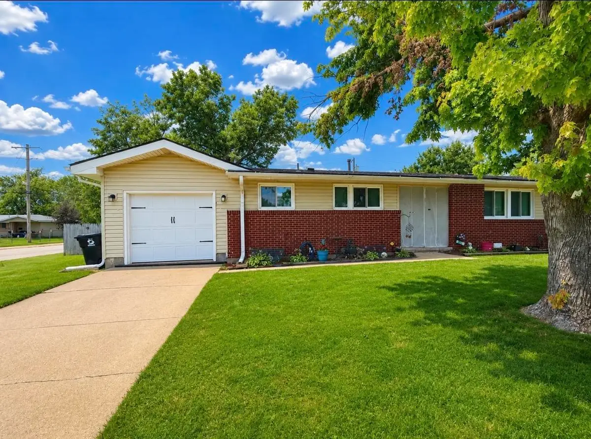 801 Greenbriar Dr., Salina, KS 67401 - #1