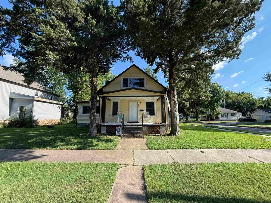 901 E 11th Ave, Winfield, KS 67156 - #3