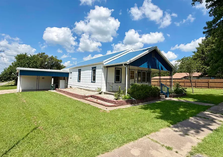 1301 N Main St, Eureka, KS 67045 - #3