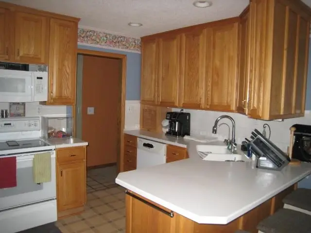 413 N Park Dr, Haysville, KS 67060 - #3