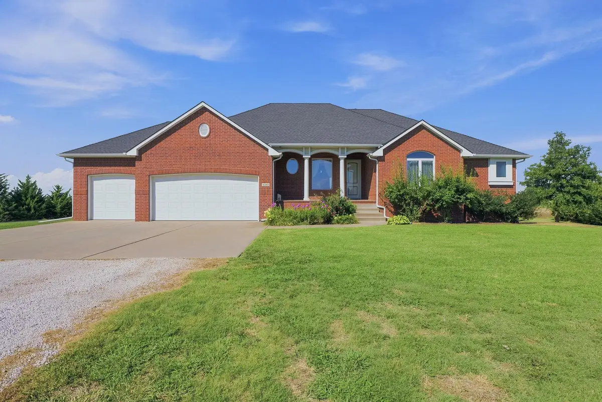 4241 N 167th St, Colwich, KS 67030 - #1